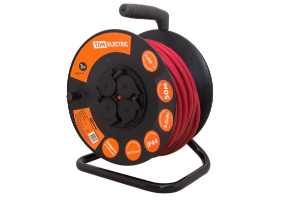 Удлинитель силовой УКз16 004 tdm (ip44 4 места/50м КГТП ХЛ 3х1,5 пласт. катушка) УС1 43128