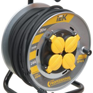 Iek Катушка УК30 на мет с т/з 4 места 2Р+pЕ/30м КГ 3х2,5мм2 ip44 professional wkp17 16 04 30 44